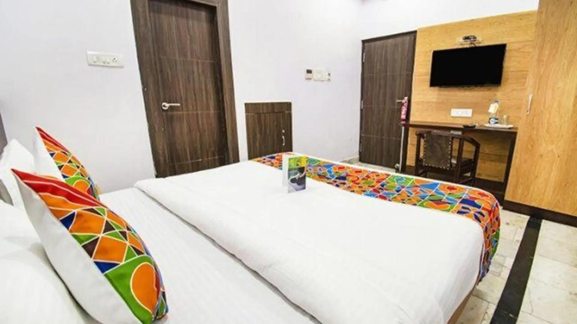 Fabhotel Golden Leaf Gurgaon Hotel