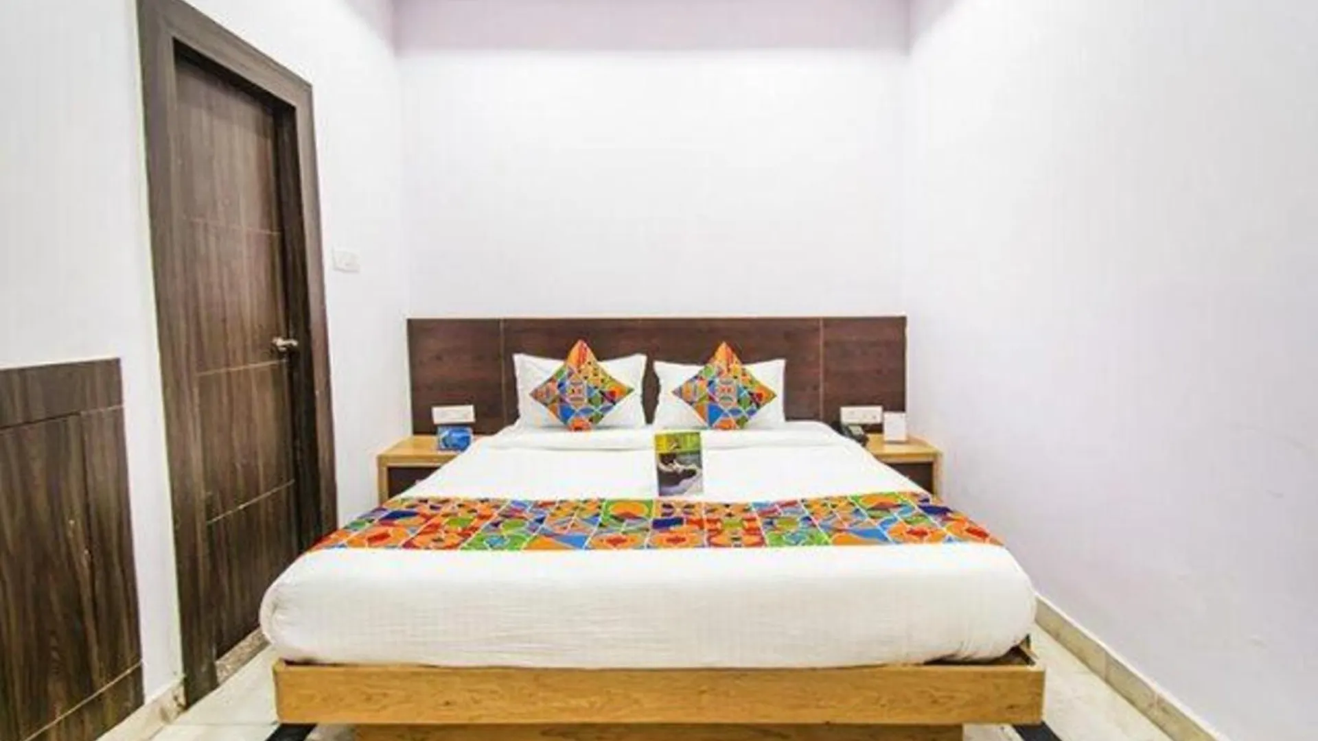 Ξενοδοχείο Fabhotel Golden Leaf Γκουργκάον